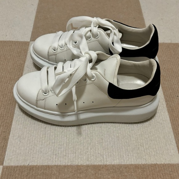 Alexander McQueen | Women’s shoe | size 7 | white | 70% off from original price - Picture 4 of 11